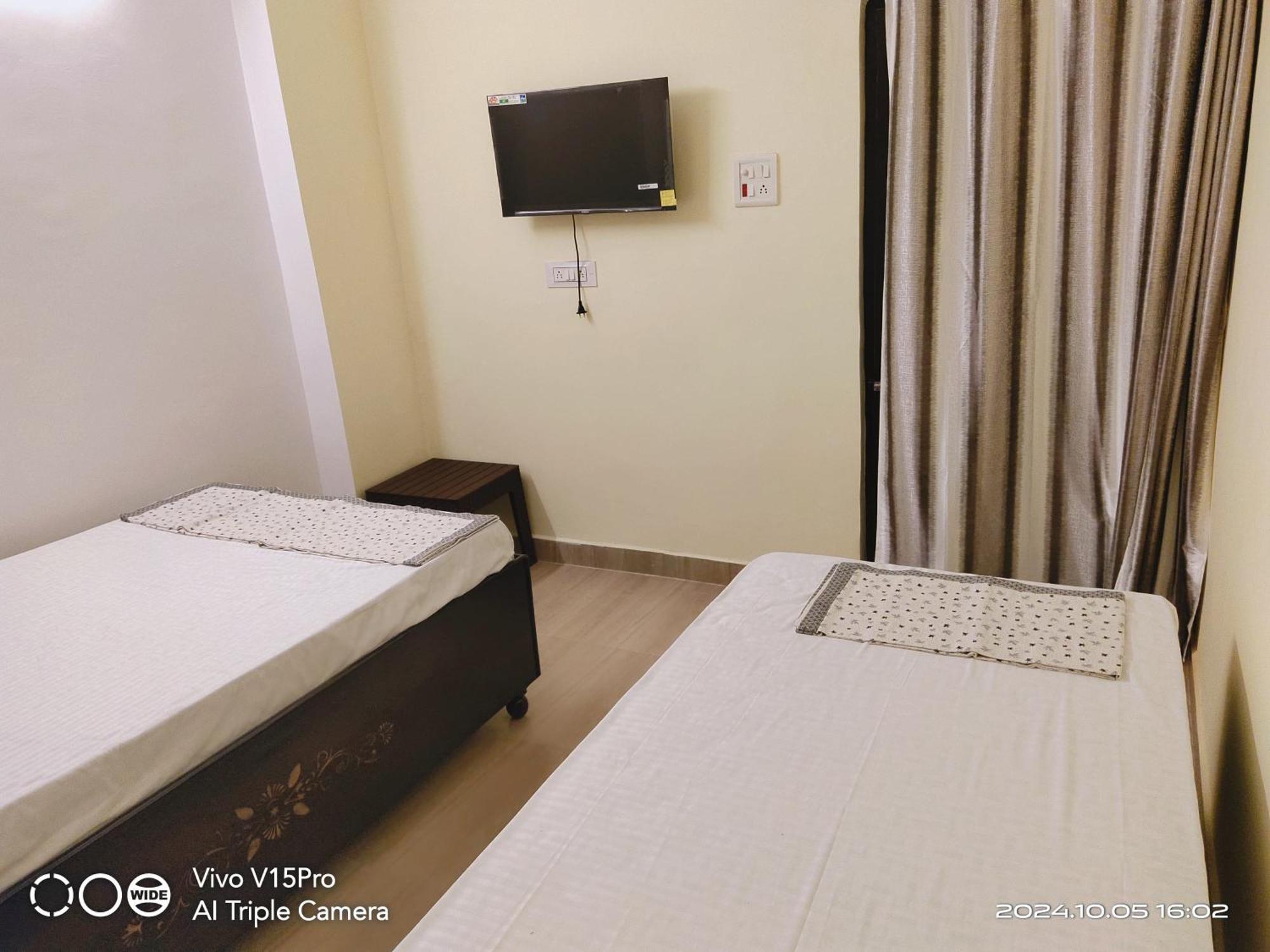 Incredible Banaras Inn Varanasi Exteriör bild
