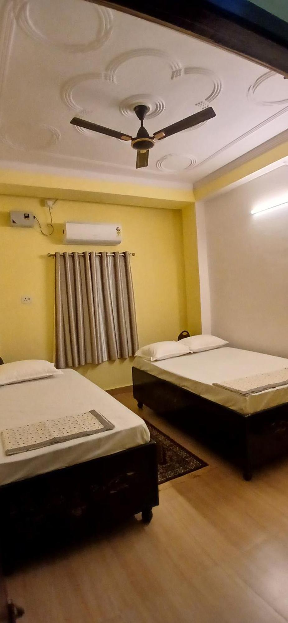 Incredible Banaras Inn Varanasi Exteriör bild