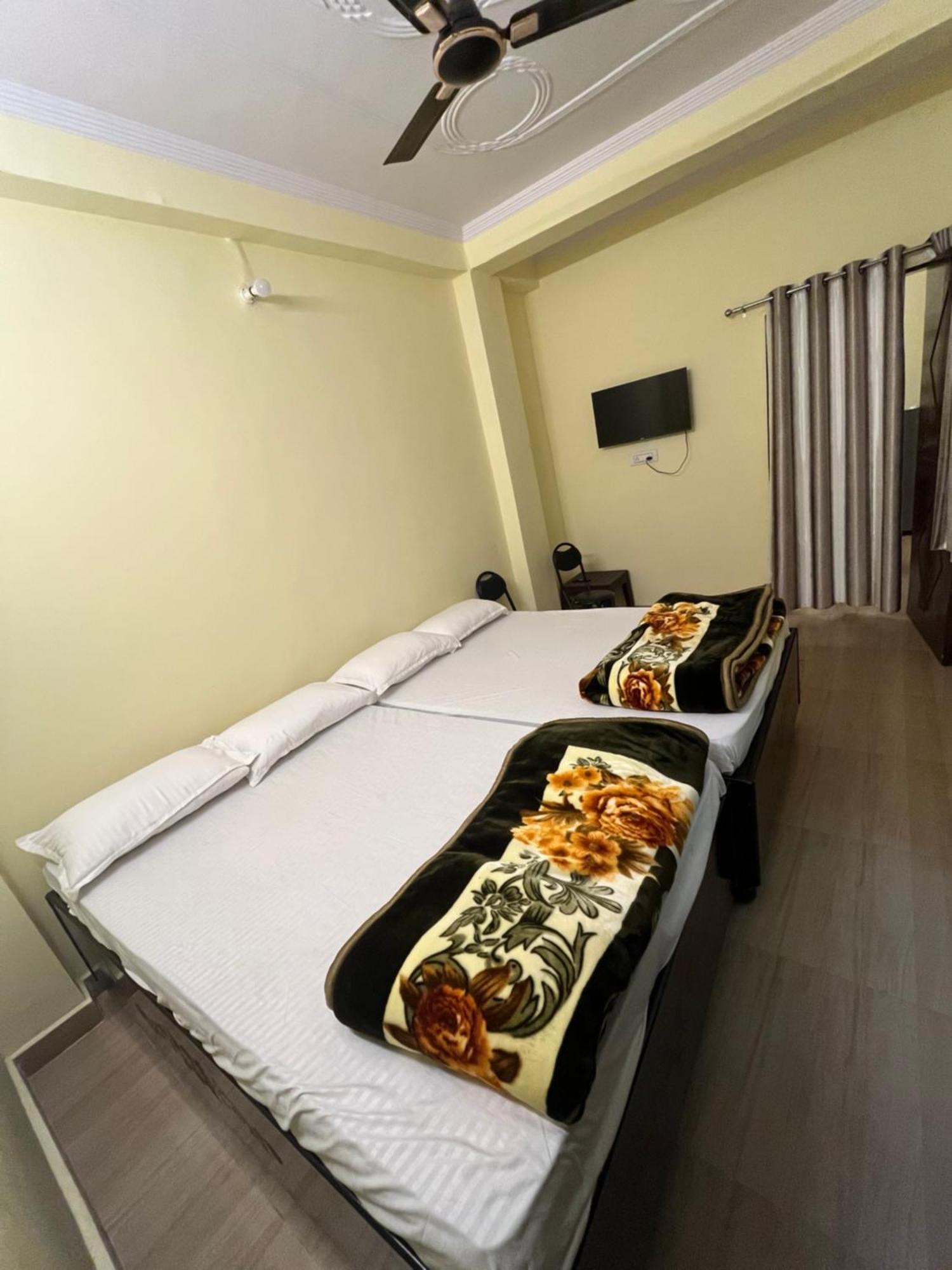 Incredible Banaras Inn Varanasi Exteriör bild
